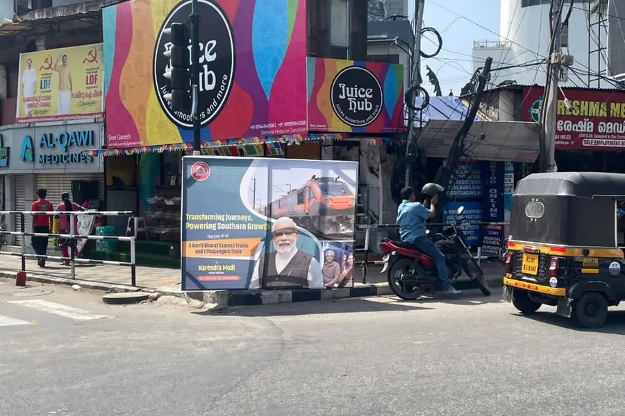മോദിയുടെ സന്ദർശനം; തിരുവനന്തപുരത്ത് അനധികൃത ഫ്ളെക്സ്, BJP-ക്ക് 19 ലക്ഷം പിഴയിട്ട് കോർപ്പറേഷൻ, കേസും