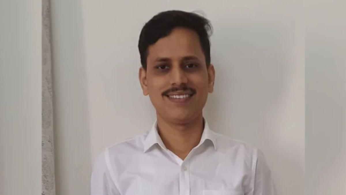 College professor stabbed to death at Mumbai's Malad station; killer on the run