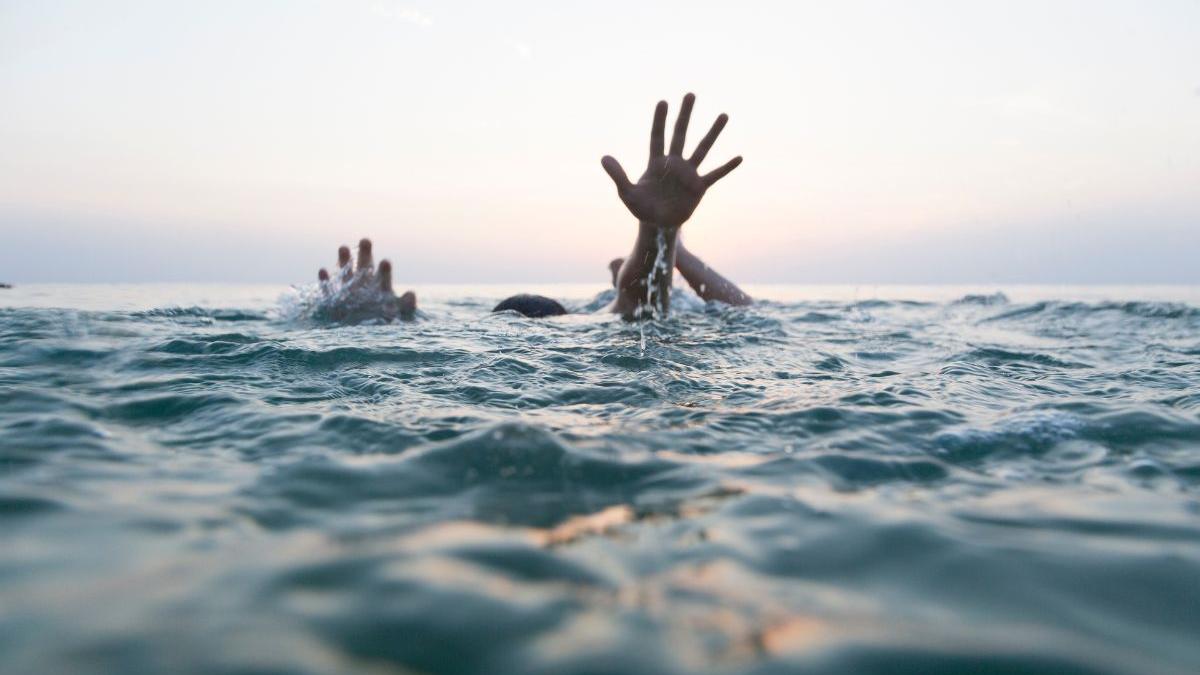 Ferry with 342 aboard sinks in southern Philippines; at least 8 dead