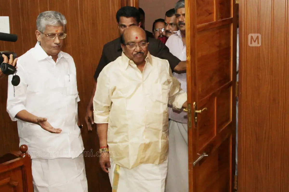 Sukumaran Nair, Vellappally Natesan | Mathrubhumi