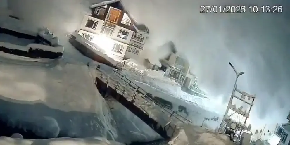 A CCTV footage showing an avalanche at Sonamarg tourist resort in Jammu and Kashmir