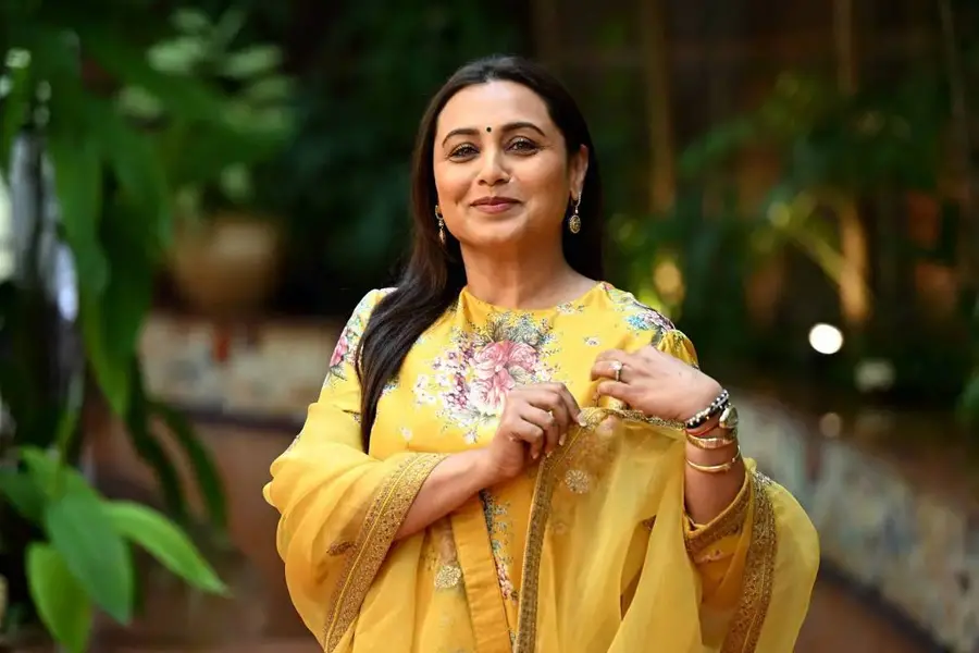 ‘ഭാര്യയാണ് ഭർത്താവിനെതിരെ ശബ്ദമുയർത്തേണ്ടത്, ഭർത്താവ് ഭാര്യയോടല്ല’ റാണി മുഖർജിക്കെതിരെ രൂക്ഷവിമർശനം