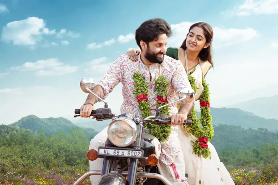 ബിന്നി സെബാസ്റ്റ്യൻ 'രാശി'യിലൂടെ നായികയാവുന്നു; ഫസ്റ്റ് ലുക്ക് പോസ്റ്റർ പുറത്ത്