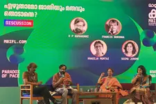 'ഇന്ന് ജാതിയും മതവും ഉൾക്കൊള്ളിക്കാതെ എഴുതാനാകില്ല, ദൈവങ്ങളെ കച്ചവടംചെയ്യാൻ വിട്ടുകൊടുക്കരുത്'