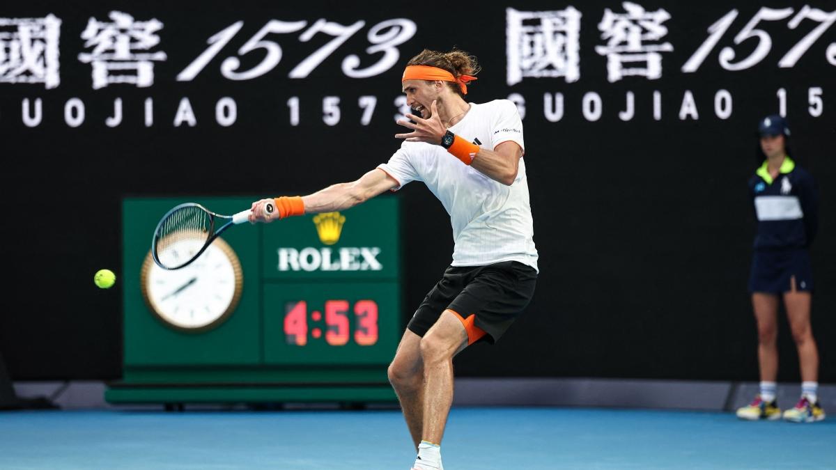 Zverev gives Alcaraz a run for money, knocks on the door of Australian Open final