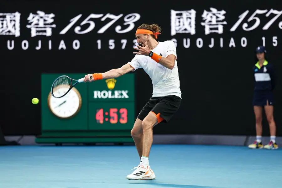 Zverev gives Alcaraz a run for money, knocks on the door of Australian Open final