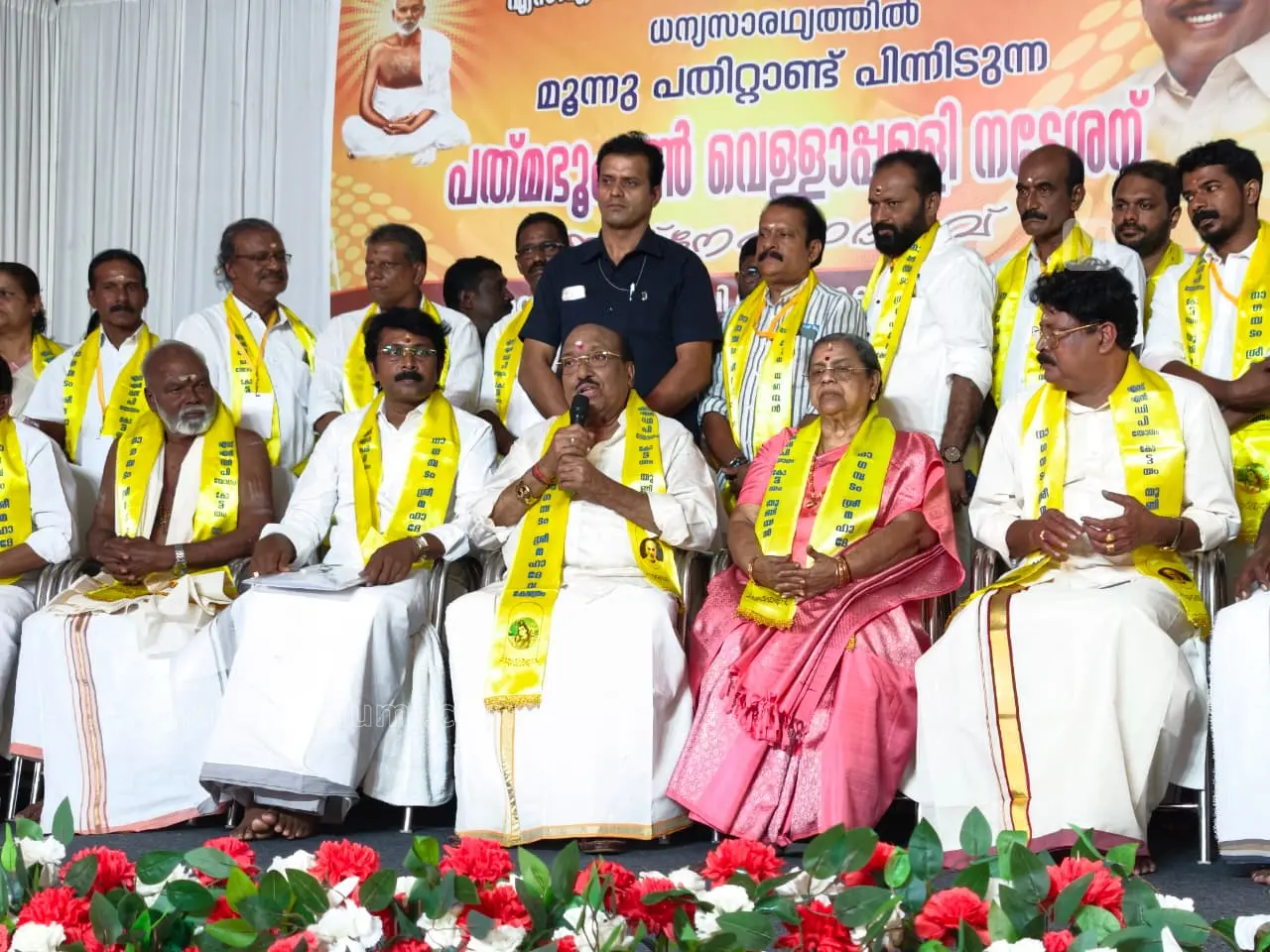 പദ്മഭൂഷണ്‍ ലഭിച്ച എസ്എന്‍ഡിപി യോഗം ജനറല്‍ സെക്രട്ടറി വെള്ളാപ്പള്ളി നടേശന് കോട്ടയം നാഗമ്പടം ക്ഷേത്രത്തില്‍ നല്‍കിയ സ്വീകരണത്തില്‍ സംസാരിക്കുന്നു | ഫോട്ടോ ജി. ശിവപ്രസാദ്