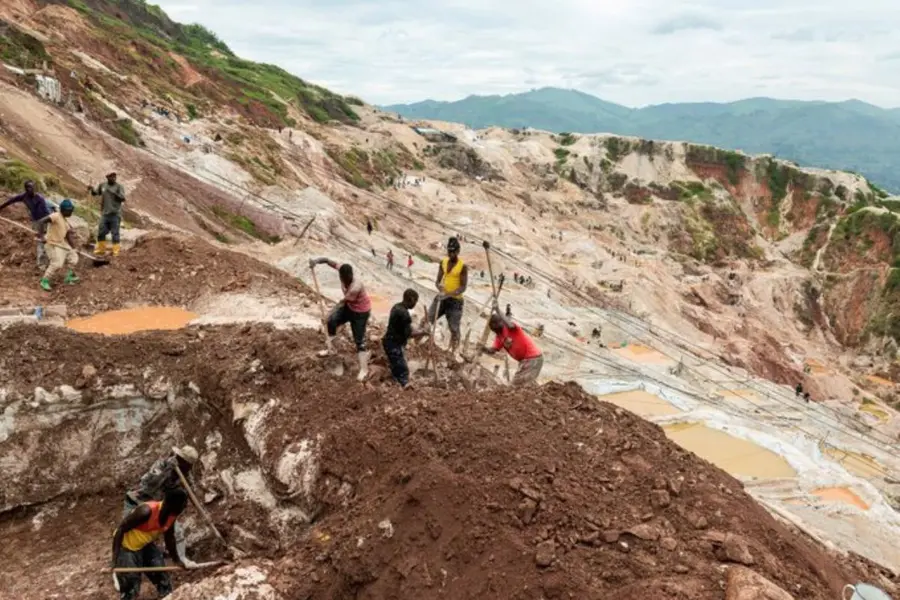 Rubaya coltan mine.jpg