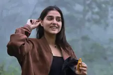 സെറ്റിൽ 'വൈബ്' കിട്ടാൻ മണ്ടിയെ പോലെ അഭിനയിച്ചു -അനശ്വരാ രാജൻ