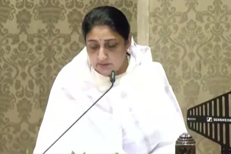 സുനേത്രാ പവാർ സത്യപ്രതിജ്ഞ ചെയ്തു; മഹാരാഷ്ട്രയുടെ ആദ്യവനിതാ ഉപമുഖ്യമന്ത്രി