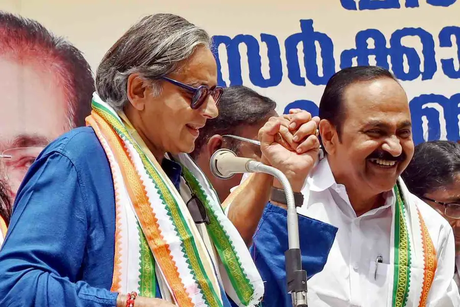 സതീശനെത്തി കണ്ടു; സംസ്ഥാനത്താകെ തരൂർ പ്രചാരണത്തിനിറങ്ങും