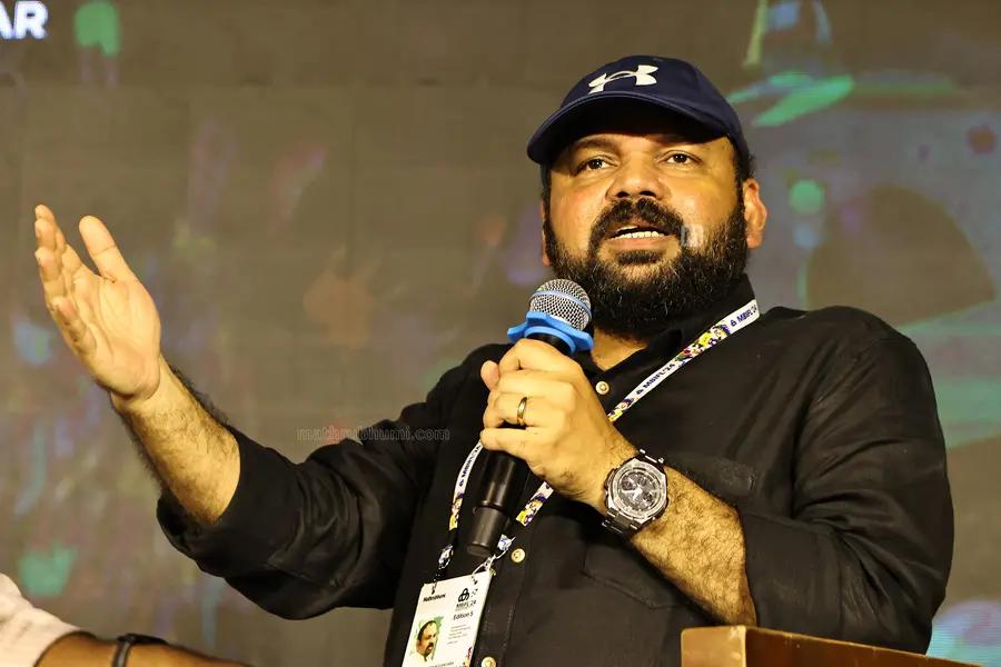 'കുതിരപ്പാൽകൊണ്ട് കള്ളുണ്ടാക്കുന്ന ദേശം; സ്വാദുംനോക്കി തിരിഞ്ഞപ്പോൾ മുന്നിലൊരു തൃശ്ശൂർക്കാരൻ'