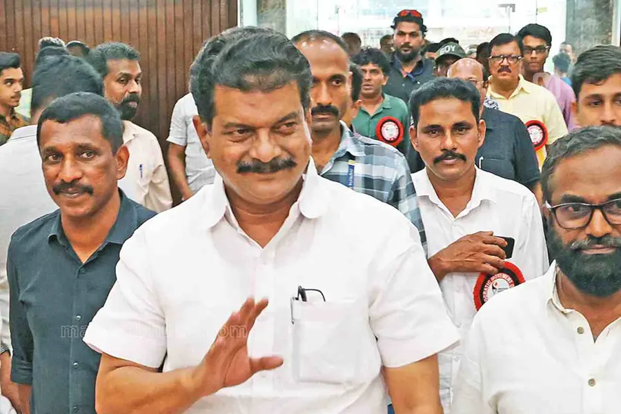 ‘അൻവർ ബേപ്പൂരിൽ മത്സരിക്കും,ജയിക്കും’; യുഡിഎഫിന്റെ ആദ്യ സ്ഥാനാർഥി പ്രഖ്യാപനം നടത്തി സണ്ണി ജോസഫ്