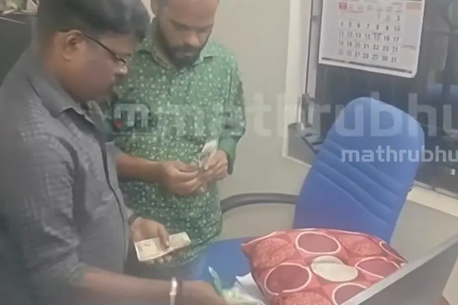 ബെവ്കോ ജീവനക്കാർ മാസം എട്ട് ലക്ഷത്തോളം രൂപ കൈക്കൂലി വാങ്ങിയെന്ന് വിജിലൻസ് കണ്ടെത്തൽ