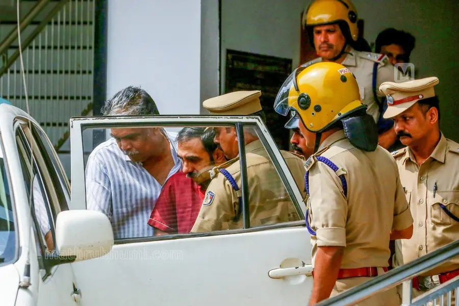 കേസ് അതിസങ്കീർണം, SIT അന്വേഷണം ശരിയായ ദിശയിലെന്ന് ഹൈക്കോടതി: പോറ്റിയുടെ ജാമ്യഹർജിയിൽ നാളെ വിധിപറയും
