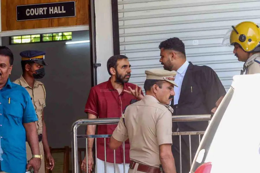 പോറ്റിക്കായി പുറത്ത് വലവിരിച്ച് ഇഡി, തന്ത്രിയ്ക്ക് കുരുക്കായി തിരുവല്ലയിൽ റെയ്ഡ്