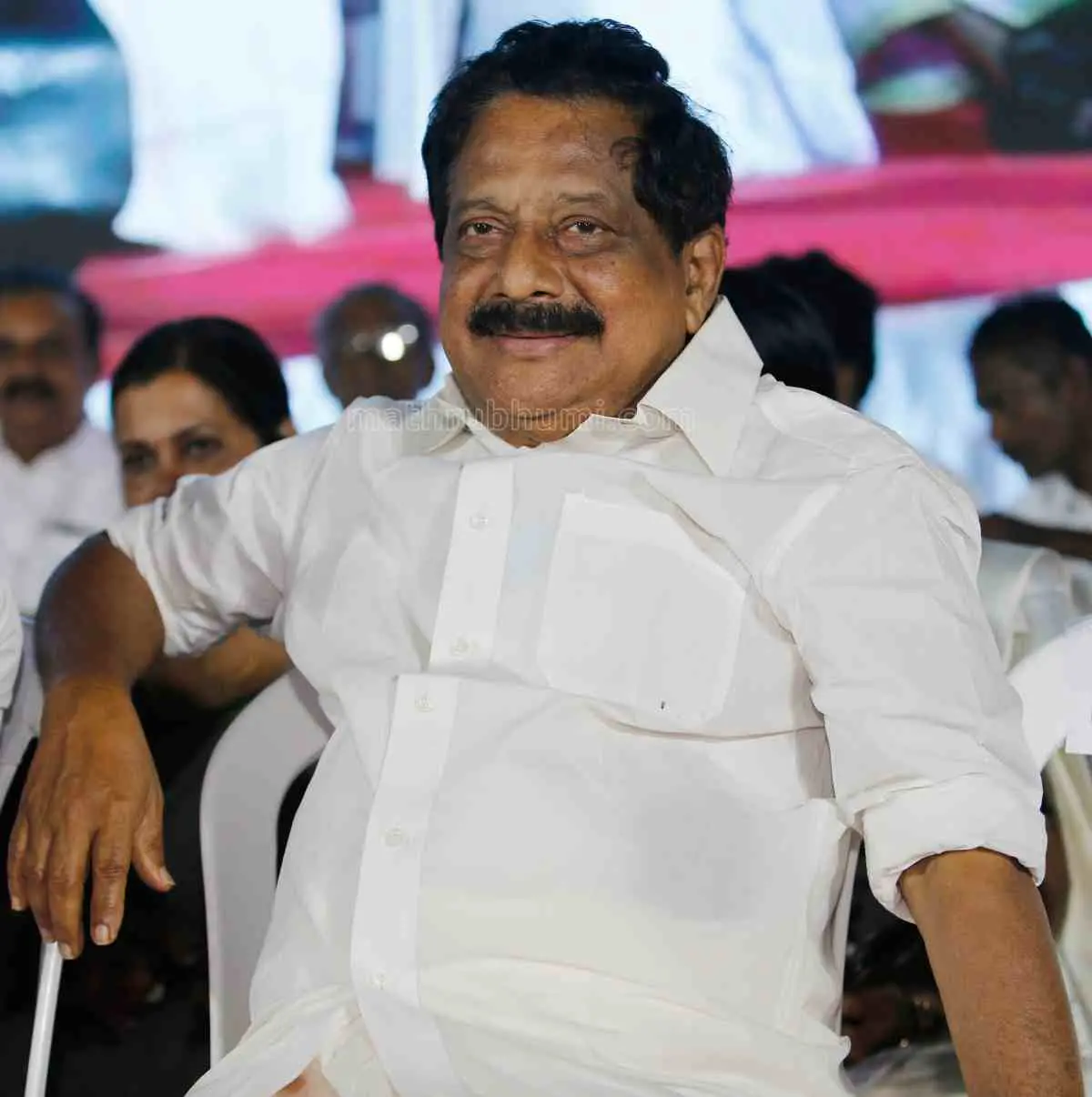 എം.മുരളി