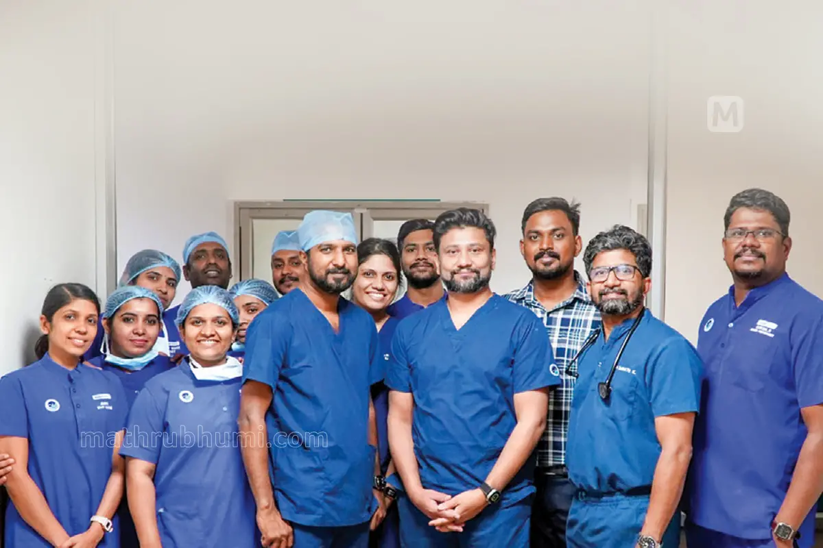 വാഹനാപകടത്തിൽ ഹൃദയ അറകൾക്ക് ഗുരുതര മുറിവുസംഭവിച്ച രോഗികളുടെ ജീവൻരക്ഷിച്ച കോഴിക്കോട് ആസ്റ്റർ മിംസിലെ കാർഡിയോളജി വിഭാഗം ഡോക്ടർമാരും ജീവനക്കാരും