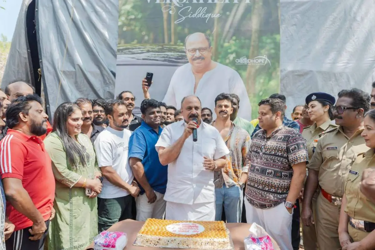 സിദ്ധിഖ് സിനിമയിലെത്തിയതിന്റെ ആഘോഷം 'ആരം' സിനിമയുടെ ലൊക്കേഷനില്