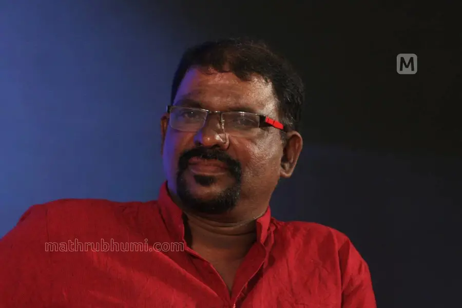 ‘ഒഴിഞ്ഞ കൂരയിൽ ഒളിഞ്ഞിരിക്കും കുരുന്നു ഭീതി കണ്ണുകൾ കാണാം’; ‘കണ്ണട’യ്ക്ക് 25 വയസ്സ്