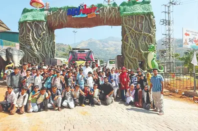 Every year, a free trip for his students; Meet Sharif teacher from Manjeri