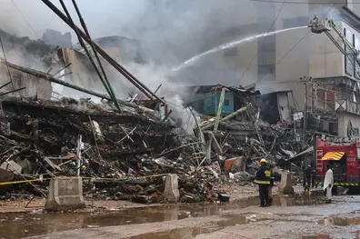 Karachi shopping mall fire: Witnesses say blaze started in ground-floor artificial flower shop