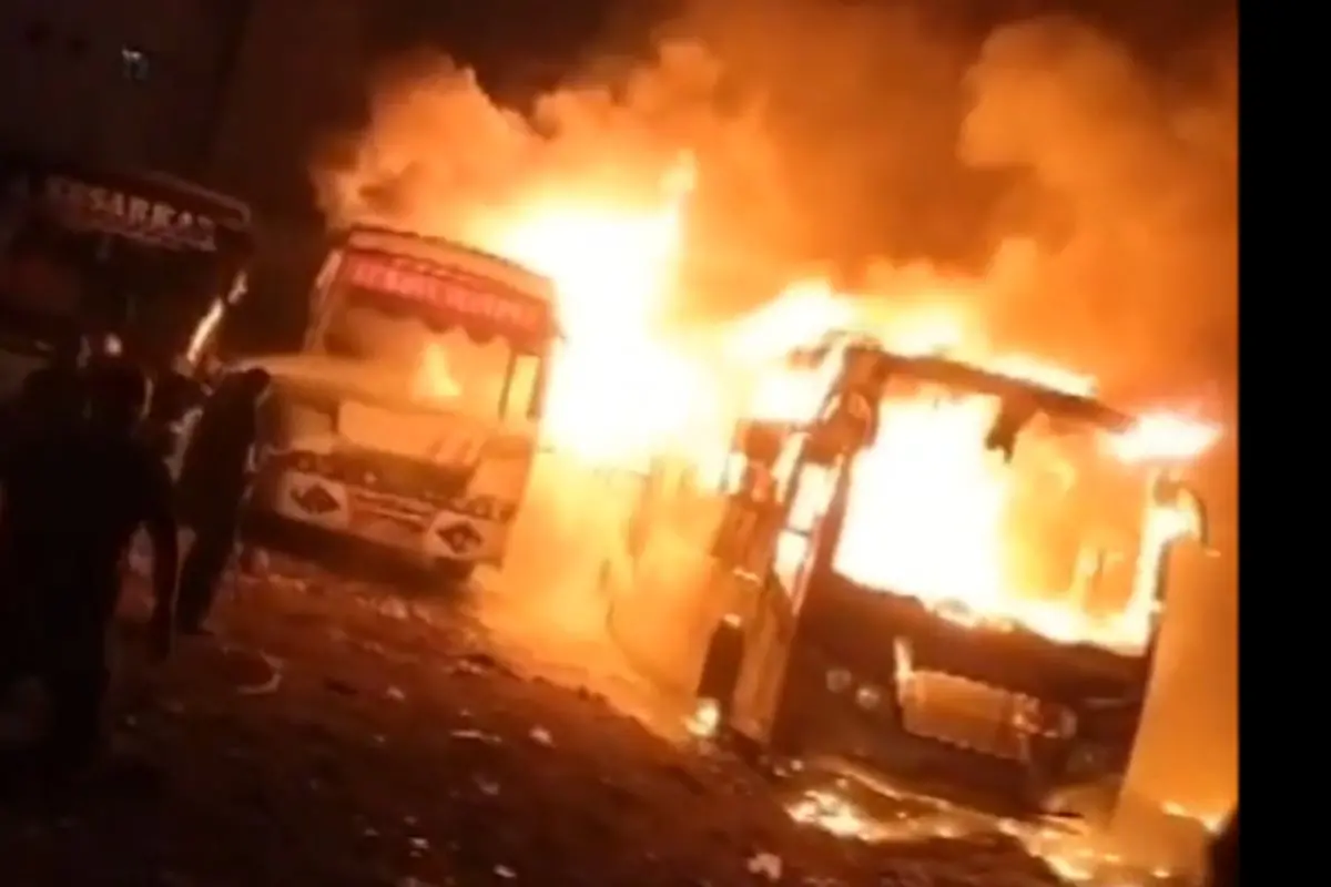 Buses caught in fire at Pimpri-Chinchwad | Photo: Screengrab, ANI