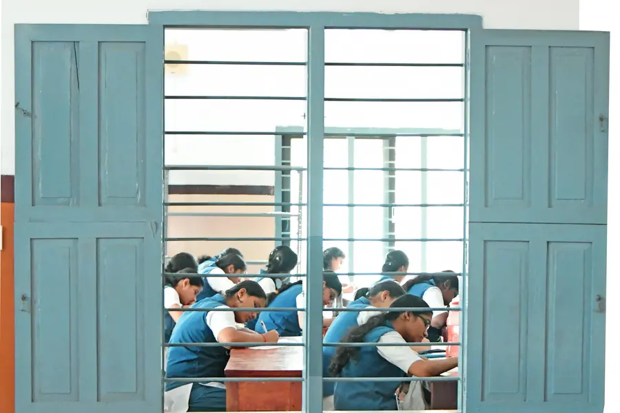 പെൺകുട്ടികളുടെ പഠനത്തിന് ഒരു ലക്ഷം രൂപ സഹായം; ‘ലഖ്പതി ബിതിയ യോജന’യുമായി ഡൽഹി സർക്കാർ