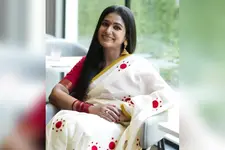 'മുഖവും കണ്ണുകളും വീർത്തിരിക്കുന്നു, മരുന്നിന്റെ പാർശ്വഫലങ്ങളാണ്, ജീവിക്കാൻ അനുവദിക്കൂ'