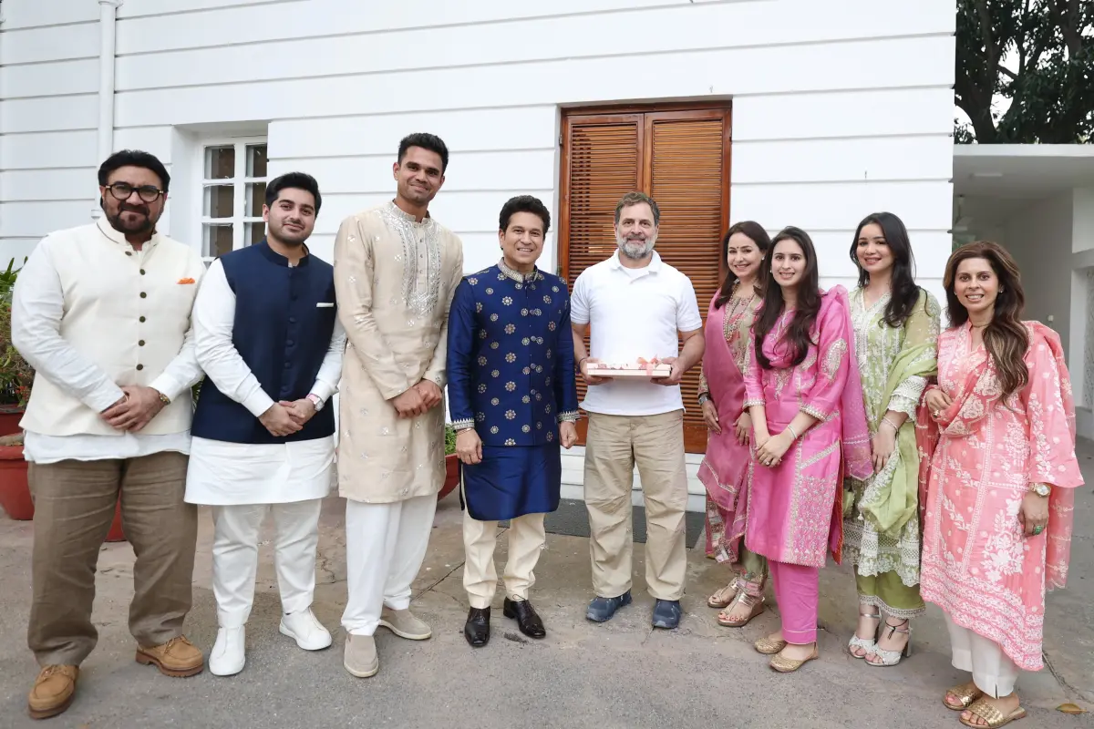 The viral photo of Sachin Tendulkar with Rahul Gandhi