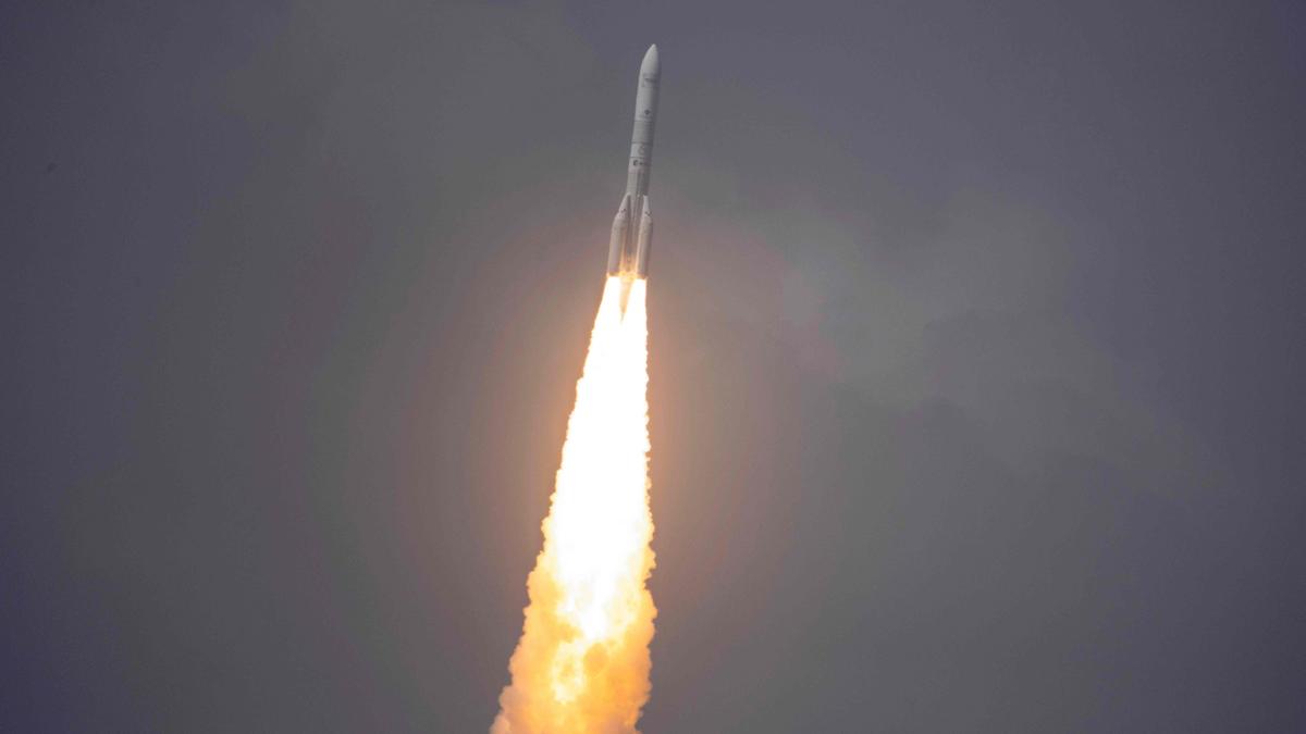 Europe’s strongest Ariane 6 lifts 32 Amazon satellites in landmark space launch