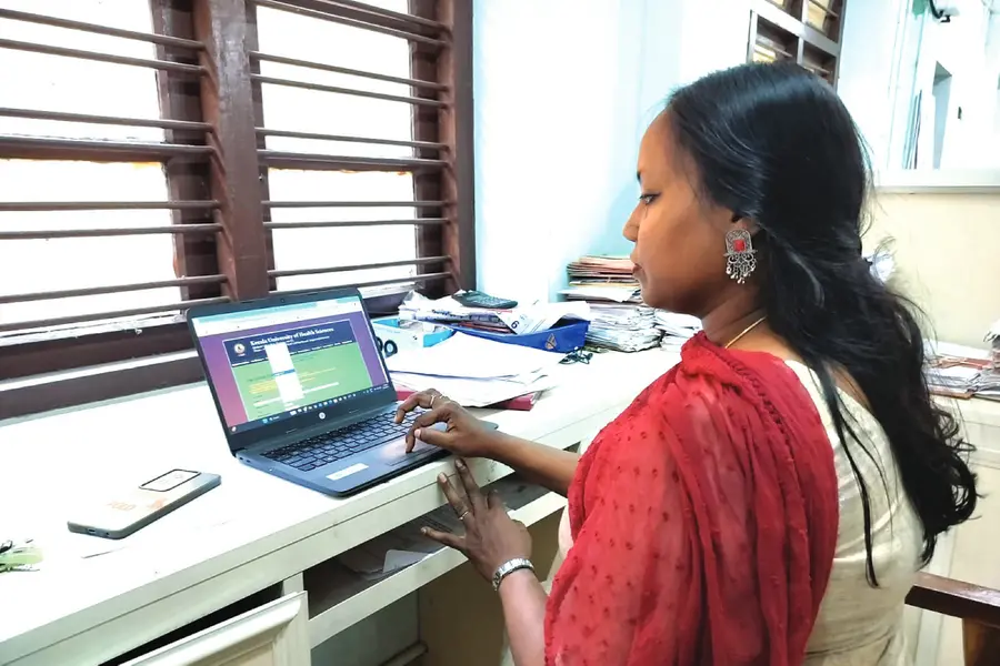 റാങ്ക് ലിസ്റ്റ് കാലാവധി അവസാനിക്കും;മറ്റൊരാൾക്ക് ജോലിയേകാൻ പണിമുടക്ക് ദിനത്തിലും പണിയെടുത്ത് PV അനു