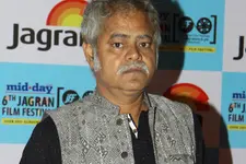 ‘മദ്യത്തിന്റെ ലഹരിയിൽ, കത്തിയമരുന്ന ചിതയിലെ ചാരം ഞാൻ വാരിപ്പൂശി, പിതാവിനെയോർത്ത് ഒരുപാട് കരഞ്ഞു’