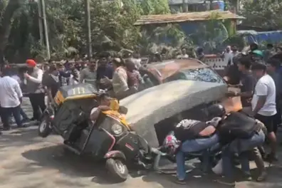 Mumbai metro mishap: One dead, three injured after pillar collapses in Mulund | VIDEO