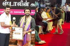 സൂര്യക്ക് നൽകിയത് എ.ആർ. റഹ്മാന്റെ പേരുള്ള ഫലകം; തമിഴ്നാട് ചലച്ചിത്ര പുരസ്കാര വിതരണത്തിൽ അബദ്ധം