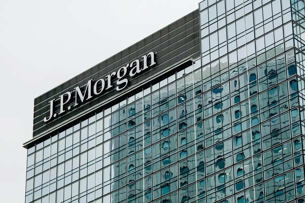 File: The J.P. Morgan logo | Photo: Sawayasu Tsuji/Getty Images