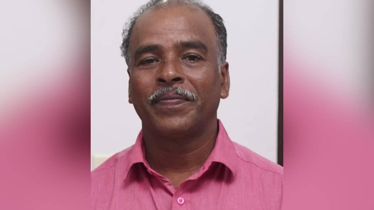 https://img.mathrubhumi.com/view/acePublic/alias/contentid/1p72nsrp8s5duhcnzjx/0/farmer-suicide-jpg.jpeg?f=16%3A9&q=0.75&w=1200