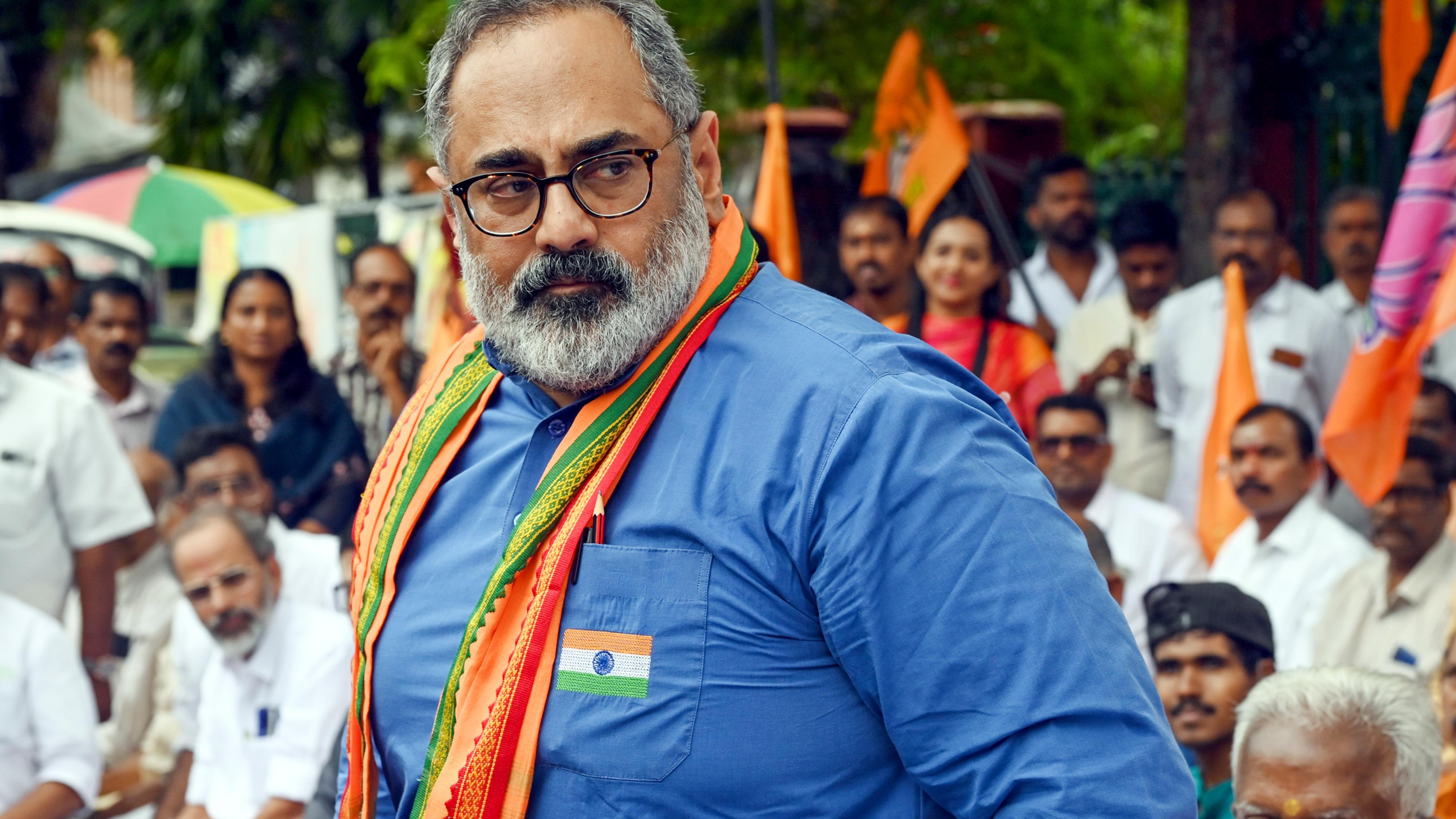 ആചാരങ്ങളിൽ രാഷ്ട്രീയം കലർത്തരുത് , ബജറ്റിൽ സംവാദത്തിന് തയ്യാർ - രാജീവ് ചന്ദ്രശേഖർ