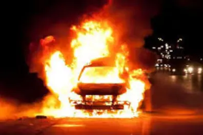 Moving car bursts into flames in Idukki, 5 Ayyappa devotees unharmed