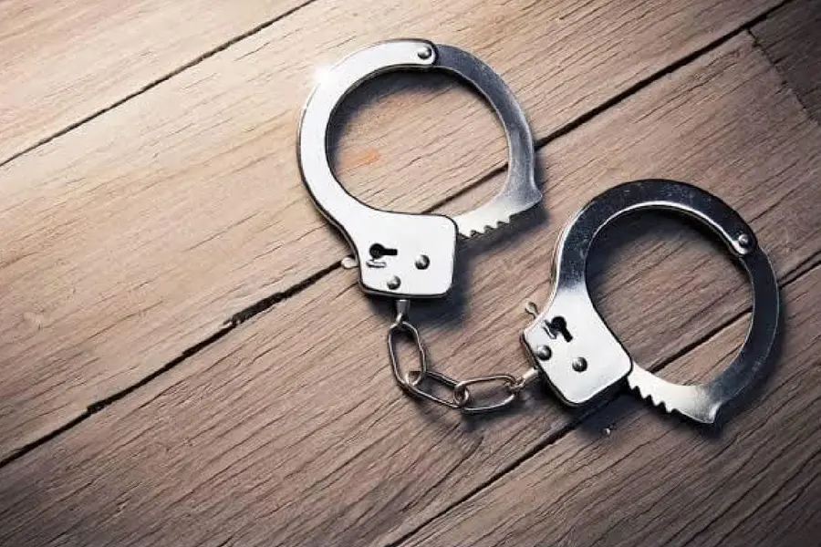 ഒമാനിൽ പൊതുസ്ഥലത്ത് മാന്യമല്ലാത്ത വസ്ത്രം ധരിച്ചെത്തിയ സ്ത്രീകൾക്കെതിരെ നിയമനടപടി