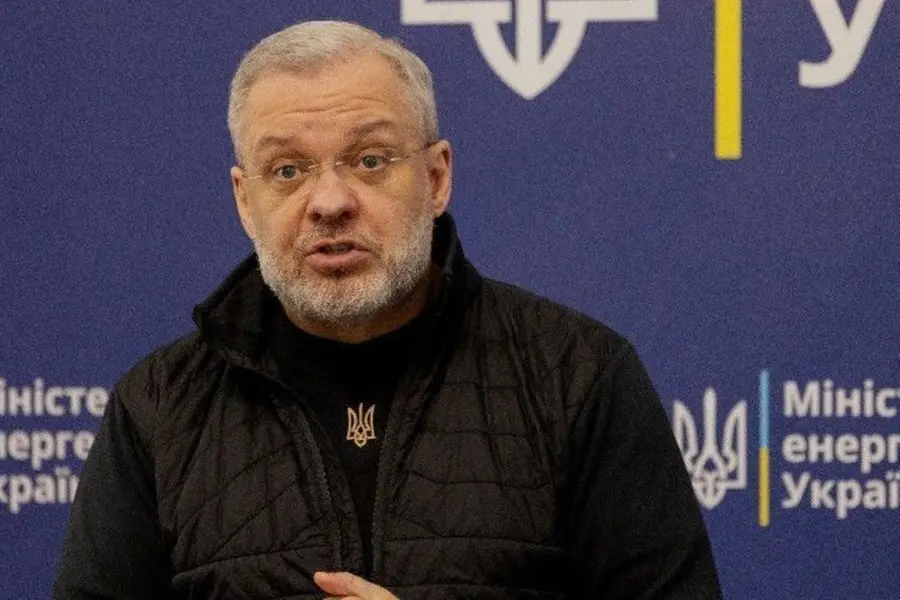 Ex-energy minister embroiled in corruption scandal detained while trying to leave Ukraine