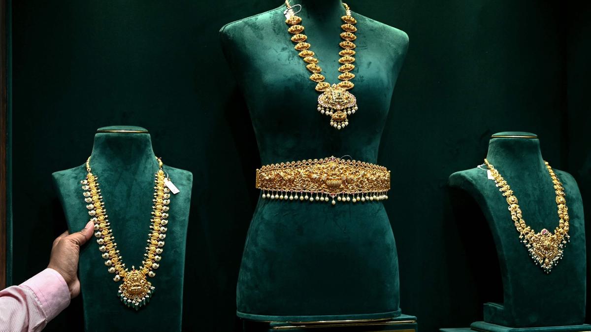 Gold rate today 16 February 2026: 24K price holds steady while silver crash in India