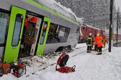 Swiss train derailment: Avalanche strikes passenger service near Goppenstein