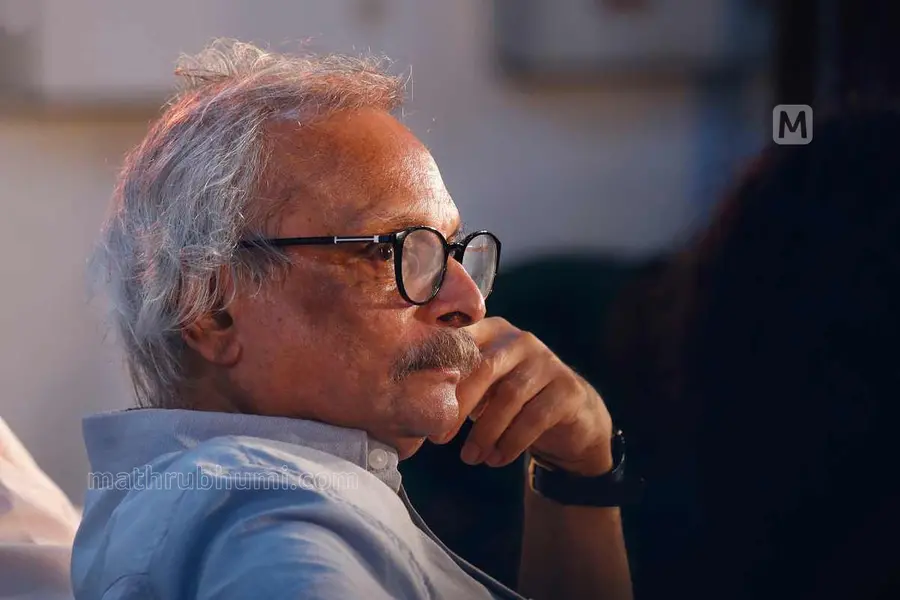 m-mukundan