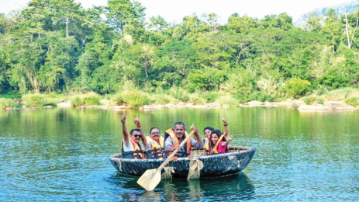 Periyar River gets new tourist attraction as coracle rides begin at Panamkuzhy