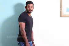വായ്പക്കരാർ ലംഘനം: വിശാലിന്റെ ഹർജി തള്ളി, നടന്റെ ആവശ്യത്തിന് പ്രസക്തിയില്ലെന്ന് ഹൈക്കോടതി