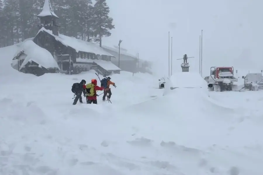 Avalanche in California leaves eight backcountry skiers dead, one missing