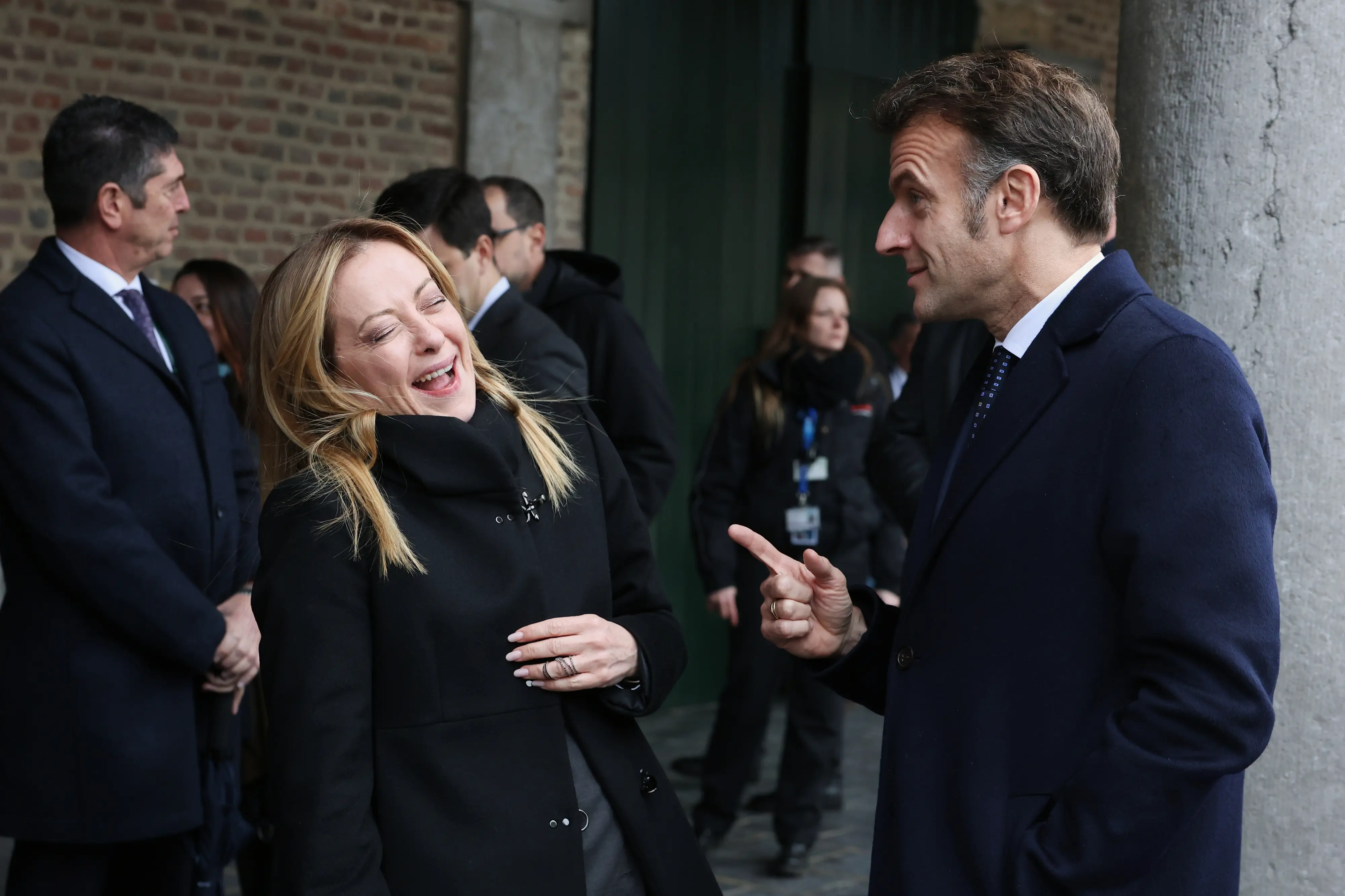 Itlay's Prime Minister Giorgia Meloni and French President Emmanuel Macron | Photo: AP