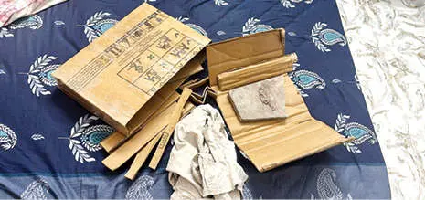 ലാപ്ടോപ്പിന് പകരം കിട്ടിയ മാർബിൾ പീസും തുണിയും