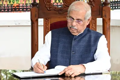 Kerala Governor cracks whip on campus politics, asks VCs to frame rules fast